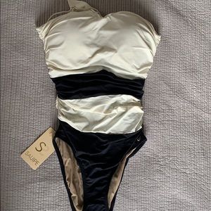 Gorgeous Womens One-Piece Swimsuit 2 Tone NWT